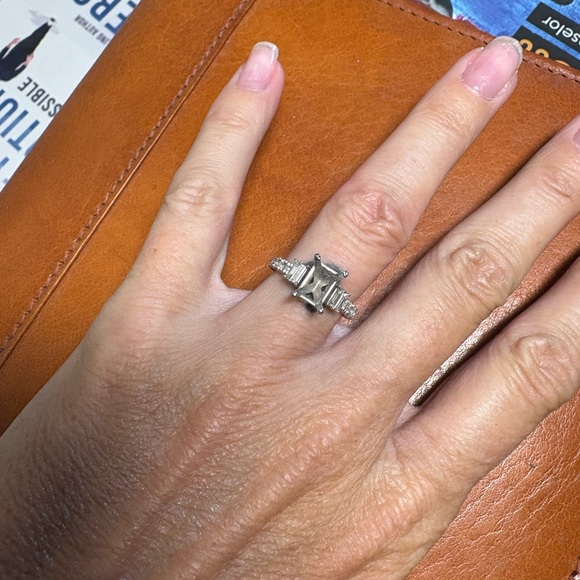 Helzberg 14kw white gold setting - Picture 12 of 13